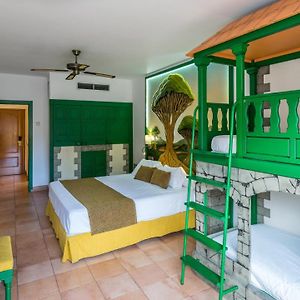 Habitación Familiar con Cama Queen